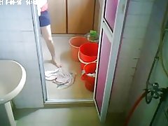 Madura prendre una dutxa