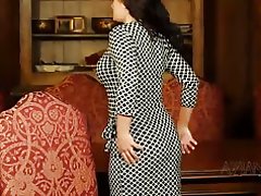 Bellesa realitza sexy striptease